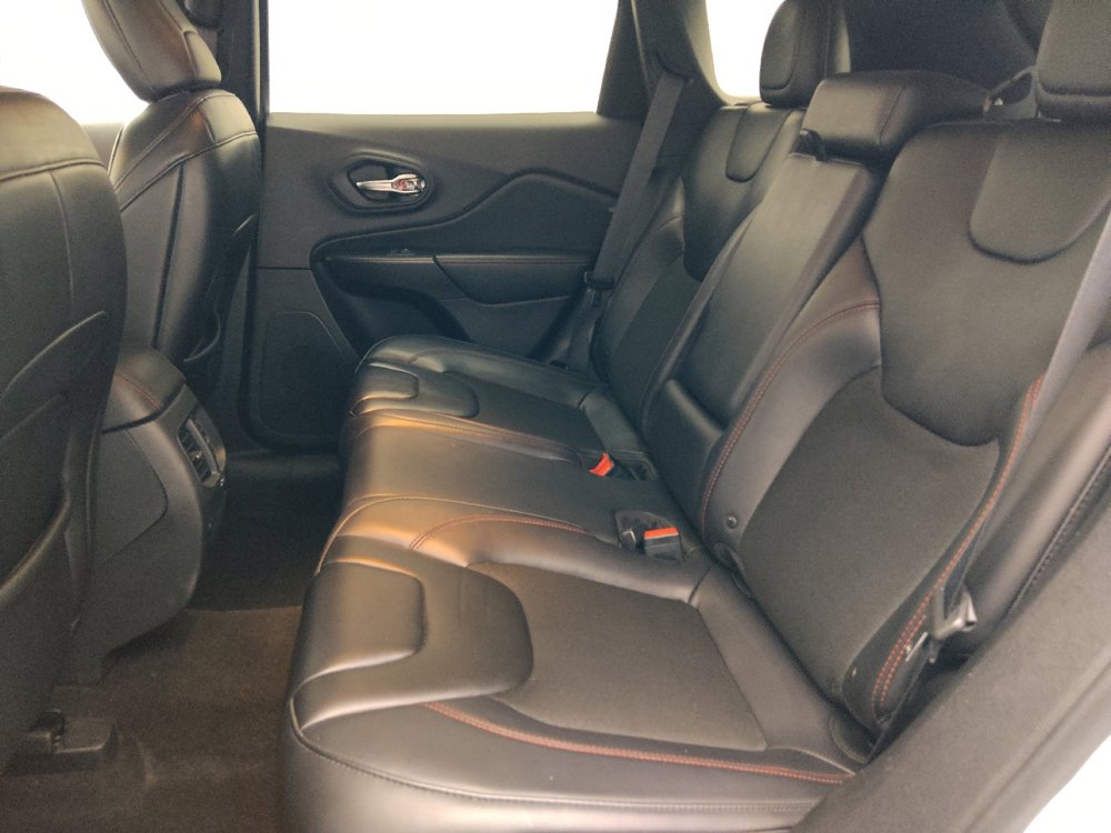 Used 2019 Jeep Cherokee Trailhawk w/ Comfort/Convenience Group AWD/4WD image 18
