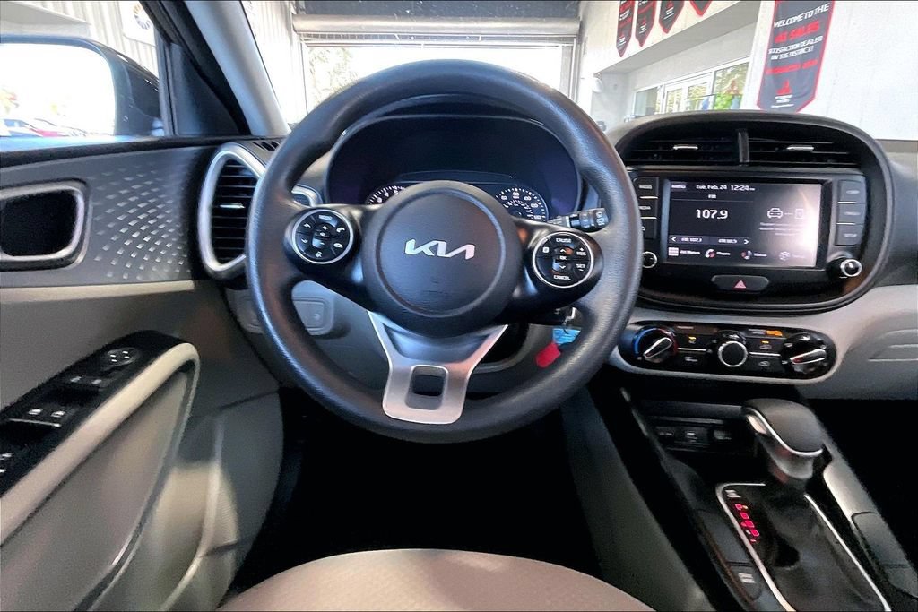 Used 2022 Kia Soul LX FWD image 5
