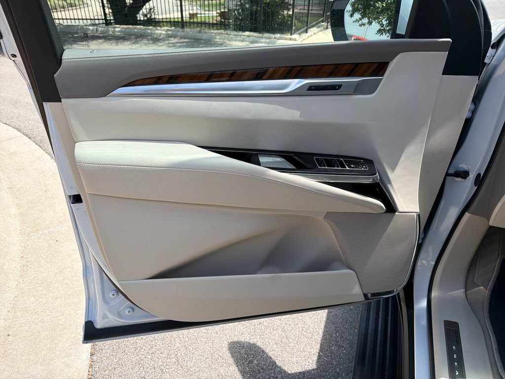 Certified 2026 Cadillac Escalade Platinum Sport w/ LPO, ONYX Package AWD/4WD image 20