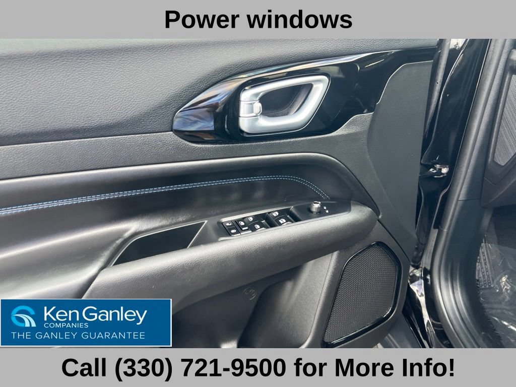 Used 2026 Jeep Compass Latitude AWD/4WD image 22