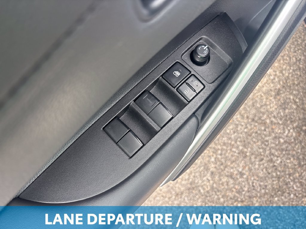Used 2025 Toyota Corolla Cross XLE FWD image 15