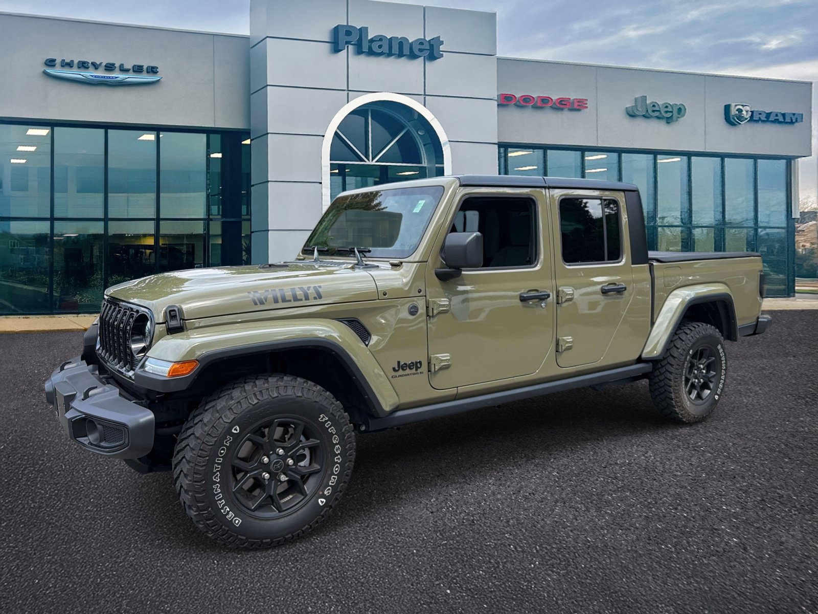 Used 2025 Jeep Gladiator Sport AWD/4WD image 4