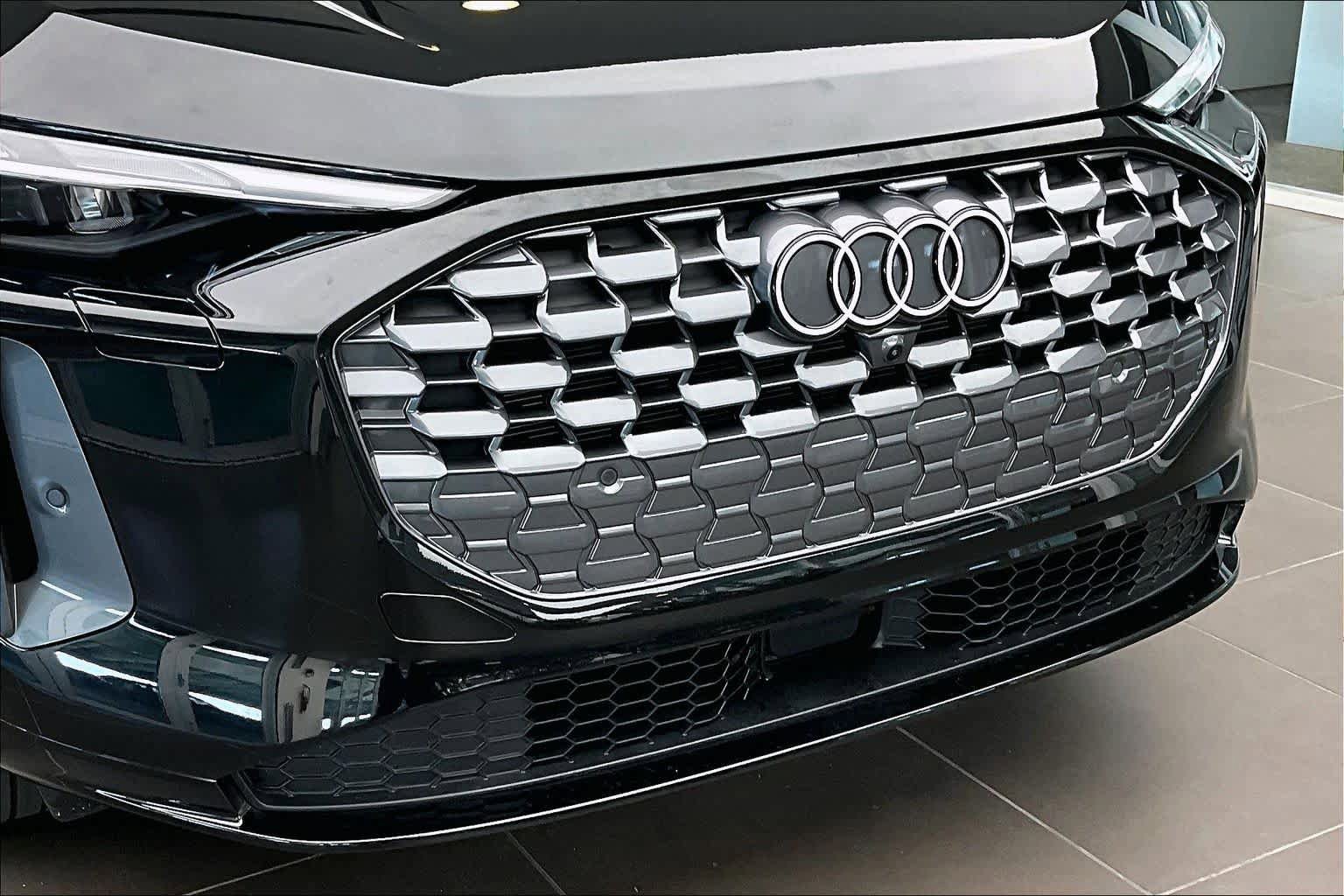 Used 2025 Audi Q5 Premium w/ Convenience Package image 32