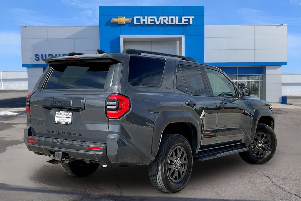 Used 2025 Toyota 4Runner SR5 AWD/4WD image 4