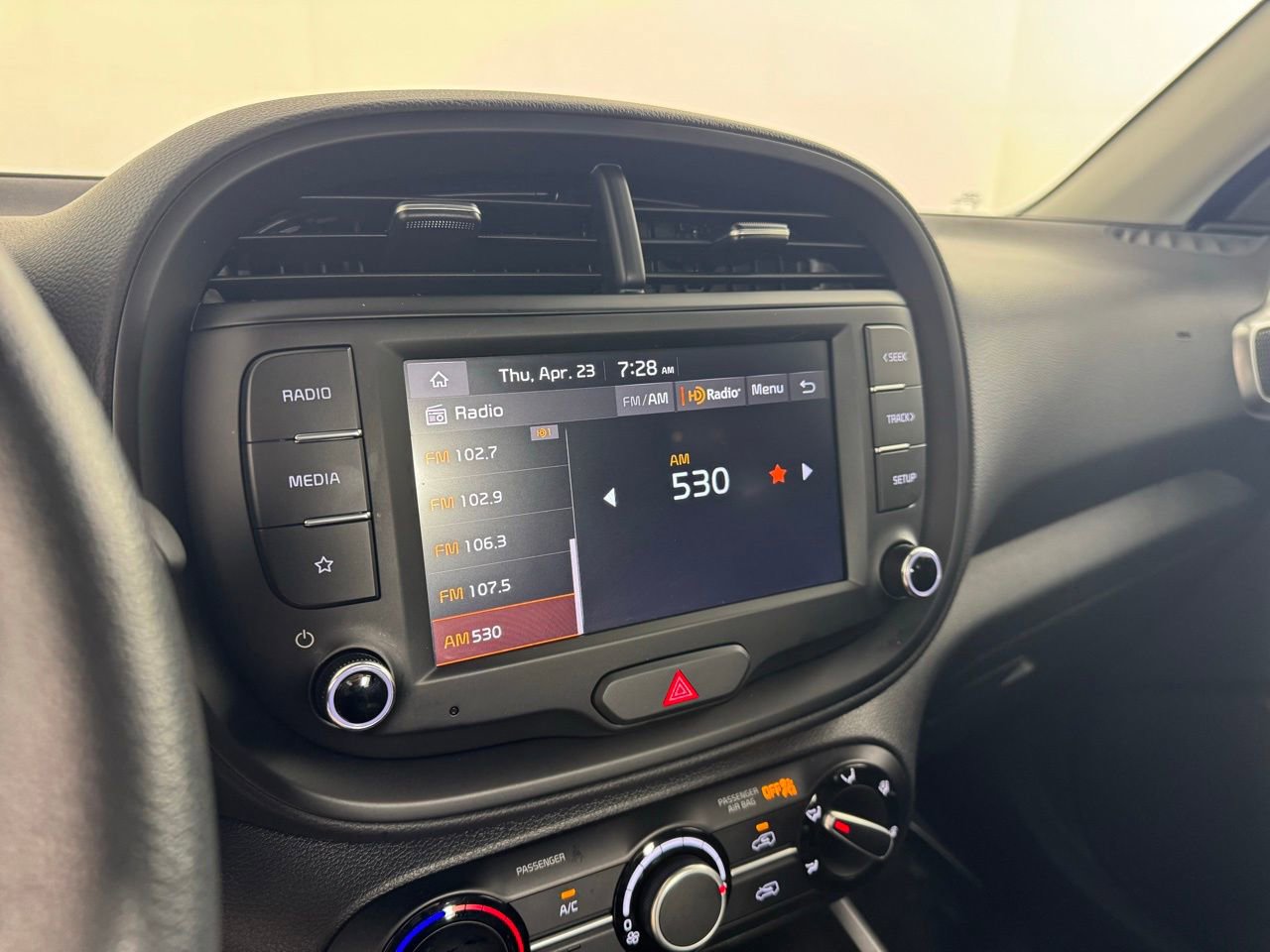 Used 2025 Kia Soul LX w/ LX Technology Package FWD image 21