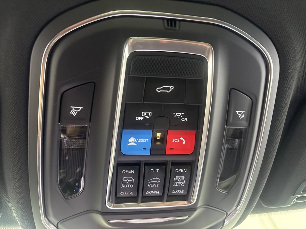 New 2026 Jeep Grand Cherokee Limited w/ Limited Altitude Package AWD/4WD image 36