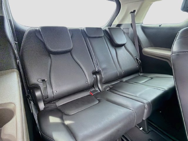 Used 2025 Kia Carnival EX FWD image 20