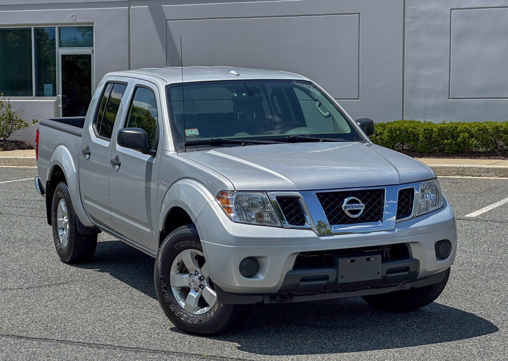 Used 2013 Nissan Frontier SV AWD/4WD image 8