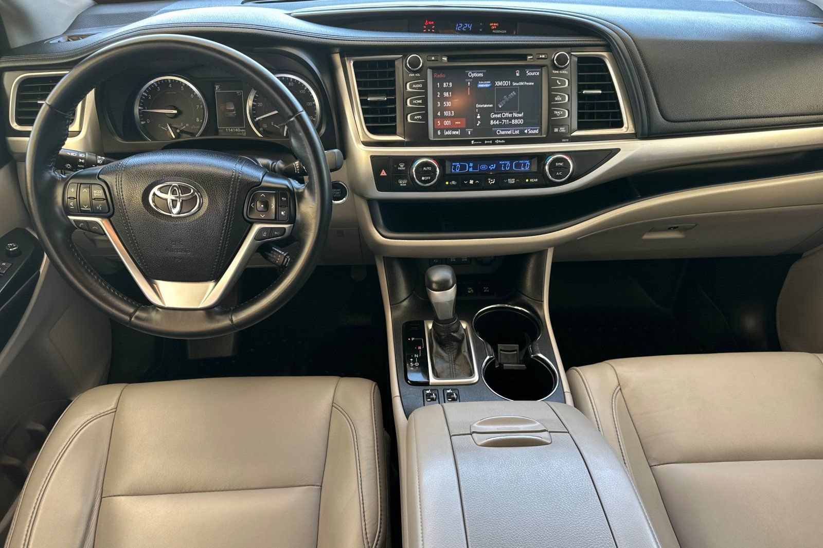 Used 2018 Toyota Highlander XLE AWD/4WD image 13
