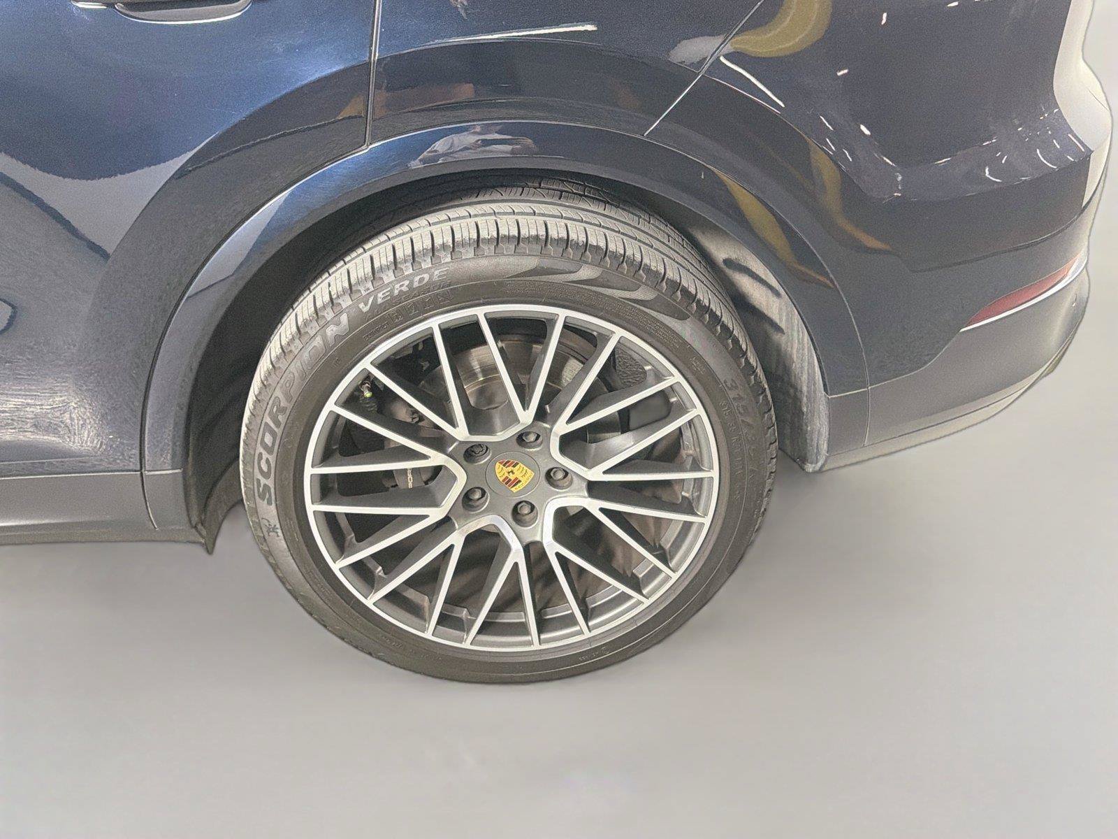 Certified 2020 Porsche Cayenne AWD/4WD image 12