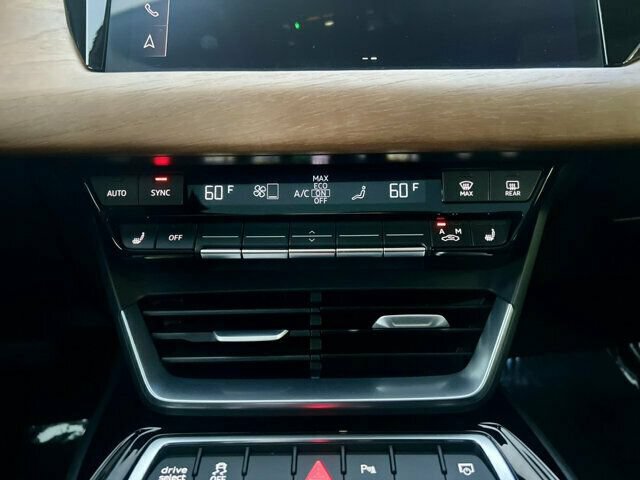 Used 2023 Audi e-tron GT Premium Plus AWD/4WD image 31