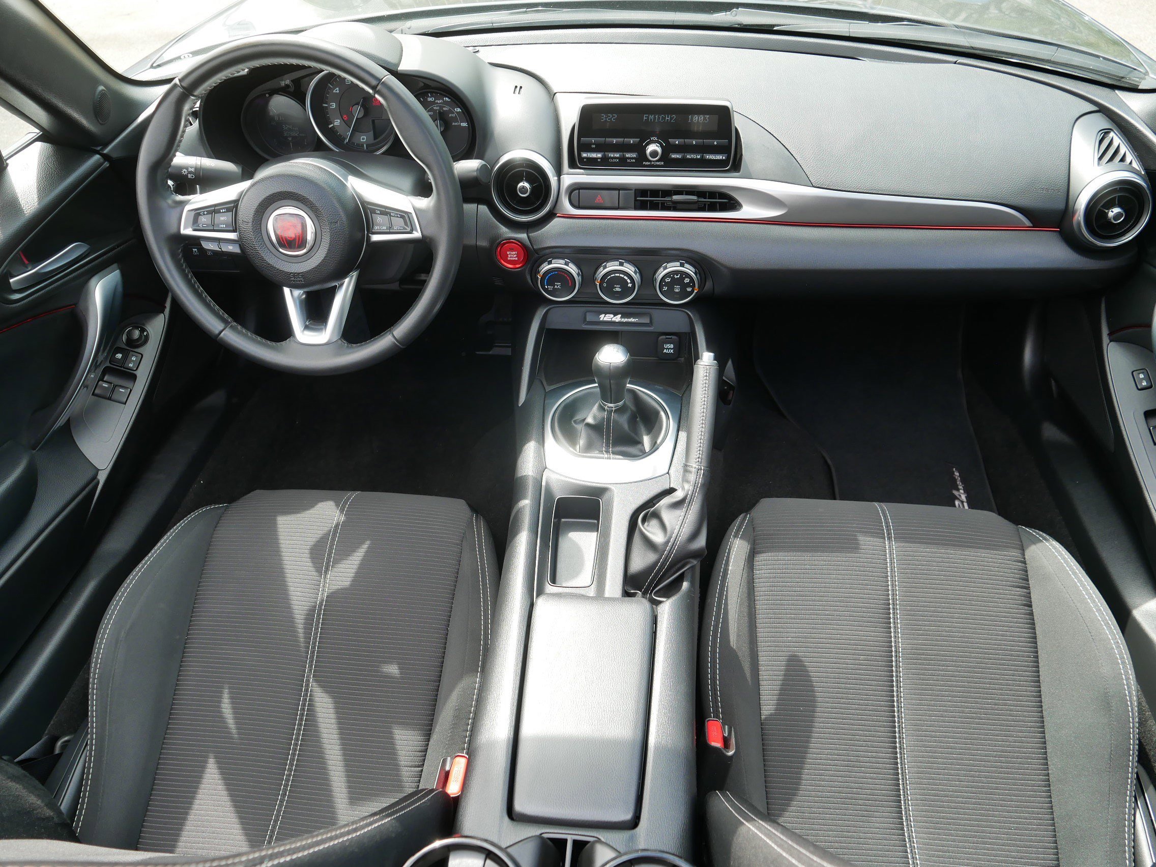 Used 2017 FIAT 124 Spider Classica RWD image 10