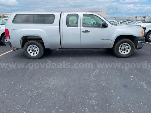 Used 2013 GMC Sierra 1500 W/T AWD/4WD image 9