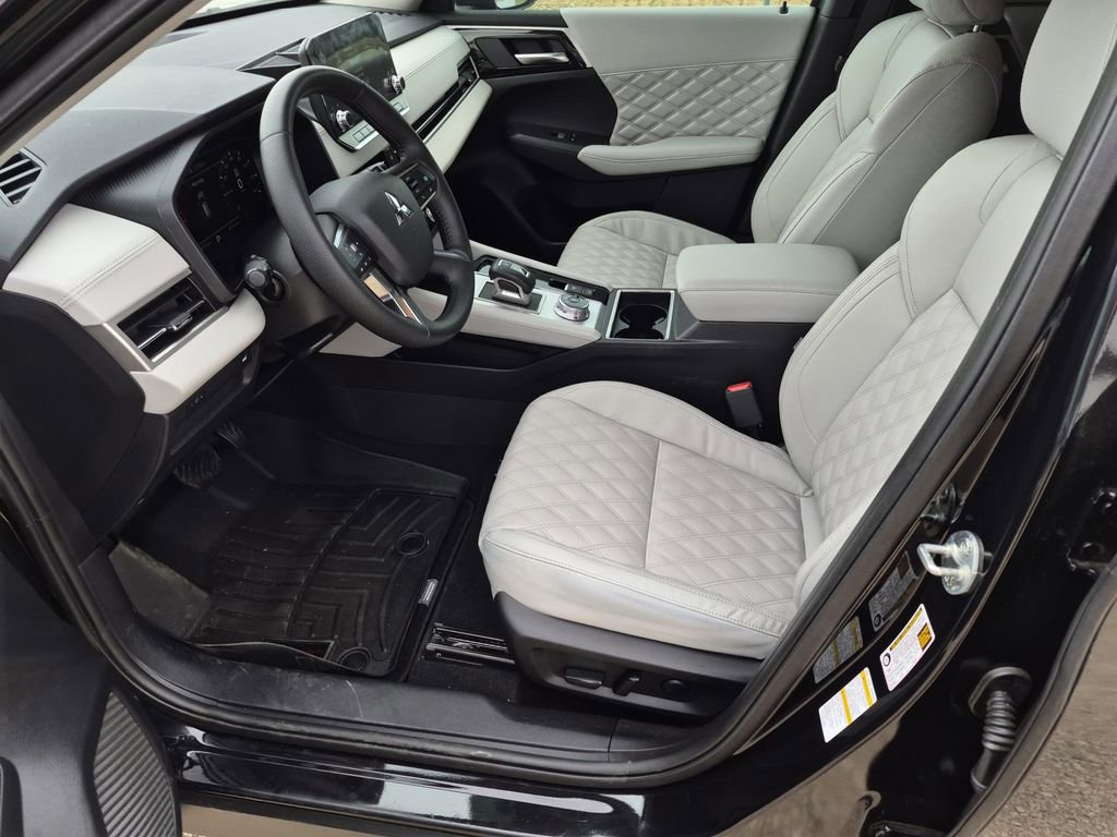 Used 2024 Mitsubishi Outlander SEL image 12