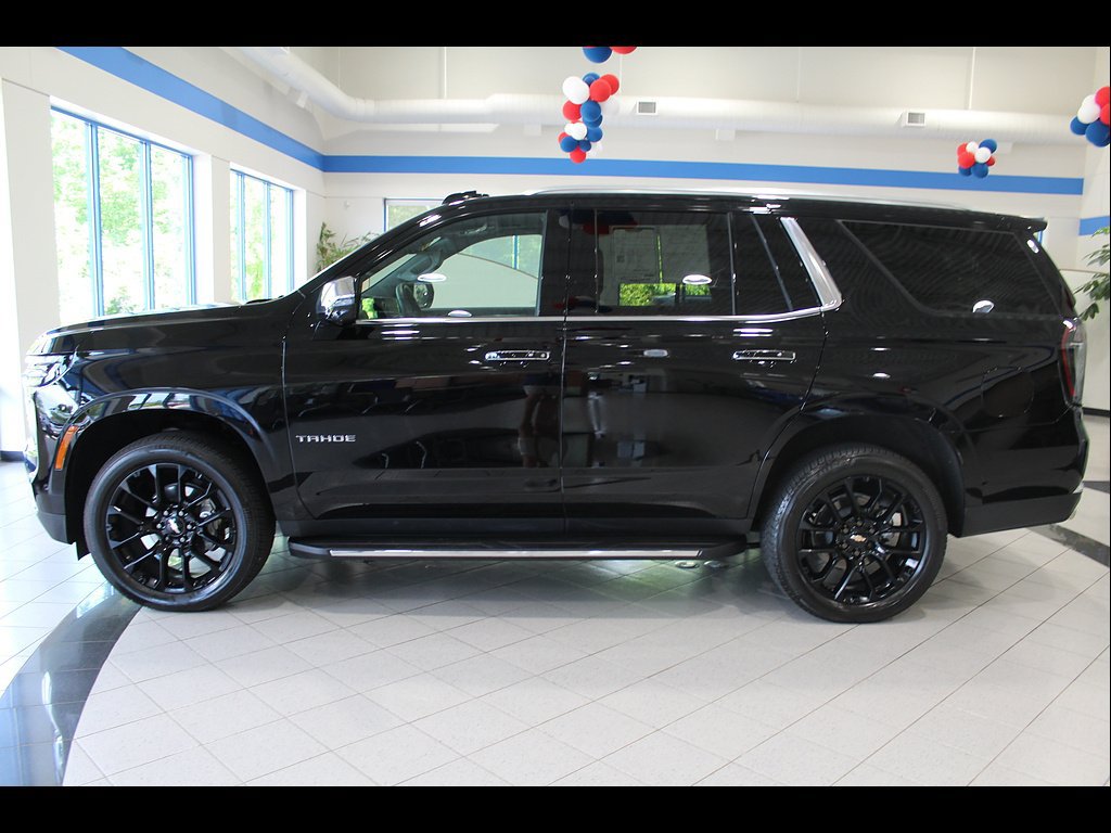 Used 2026 Chevrolet Tahoe Premier w/ Sun And Tow Package AWD/4WD image 8