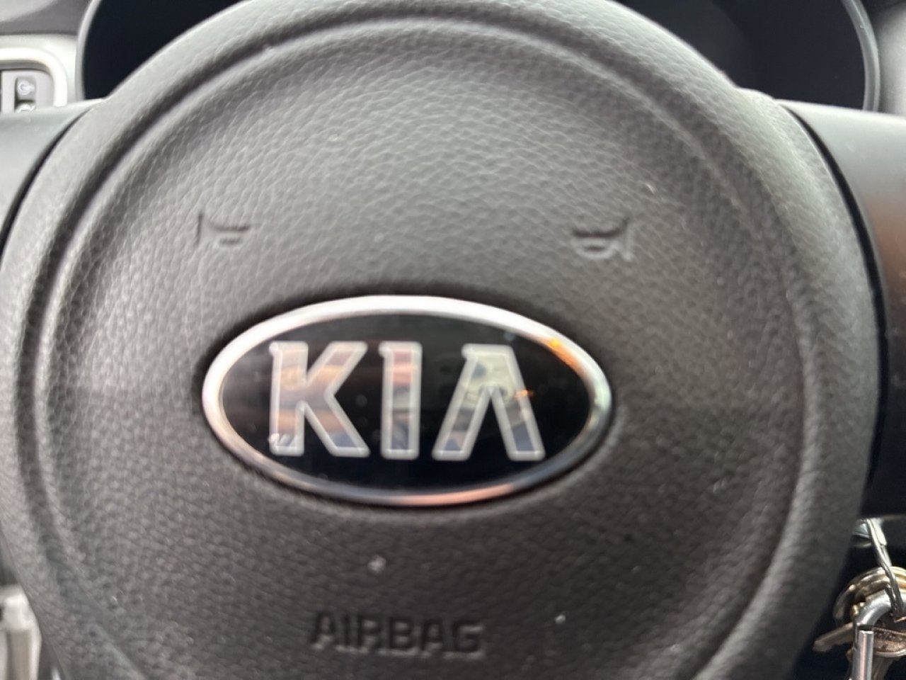 Used 2017 Kia Sorento LX w/ LX Convenience Package image 12