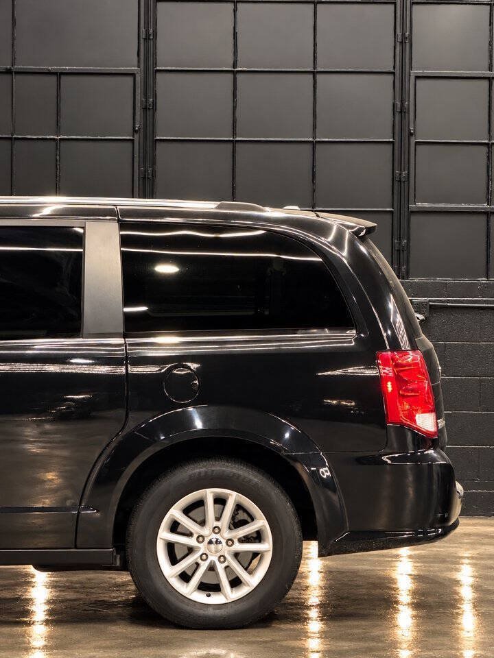 Used 2018 Dodge Grand Caravan SXT FWD image 14