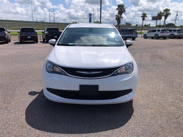 Used 2020 Chrysler Voyager LX FWD image 2