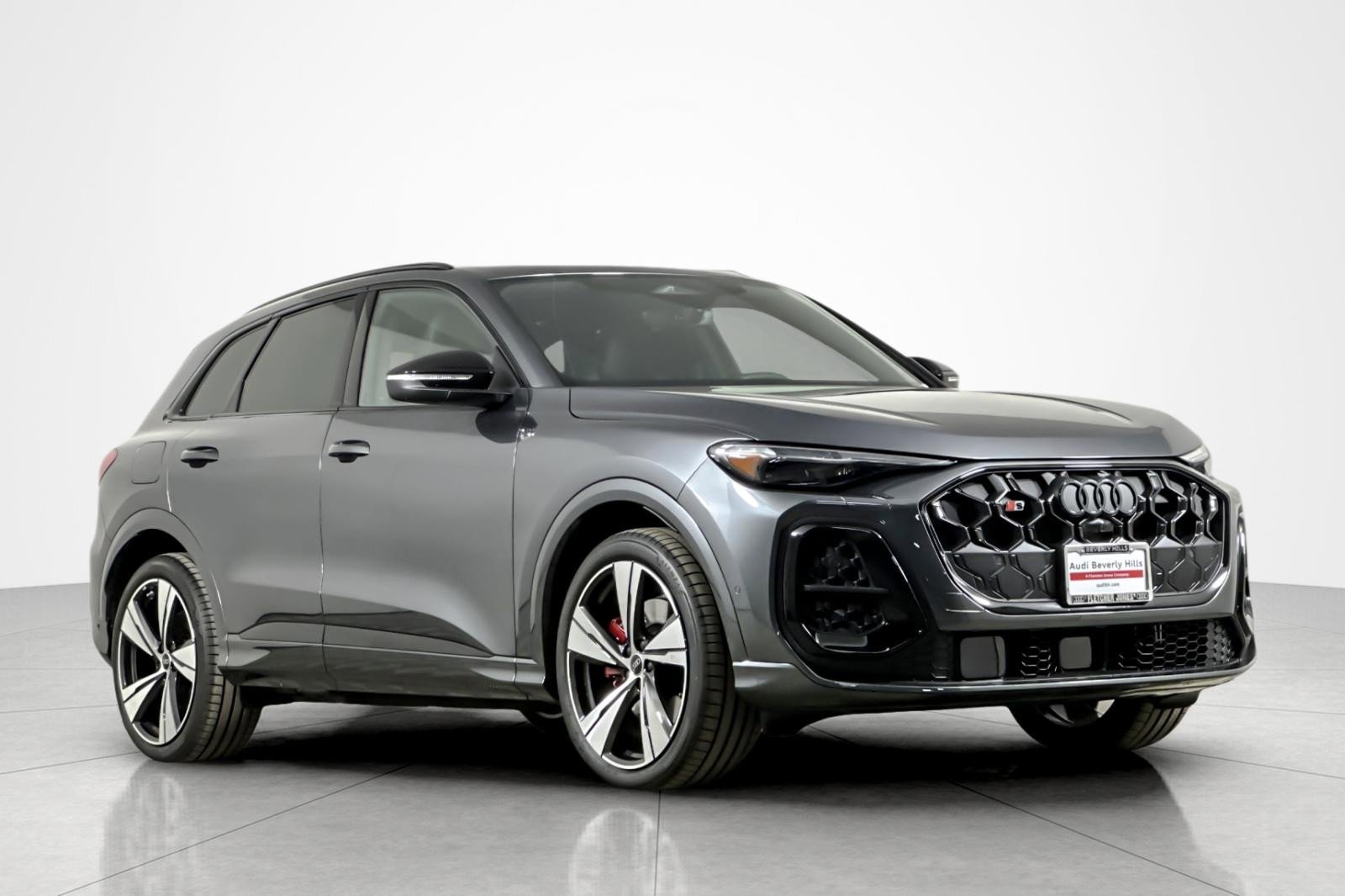 New 2025 Audi SQ5 Prestige image 2