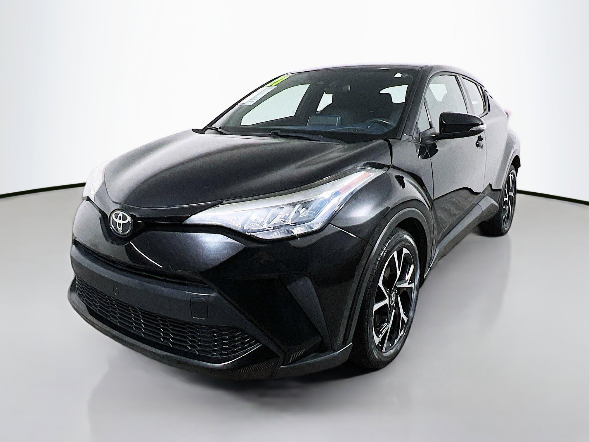 Used 2021 Toyota C-HR XLE image 10