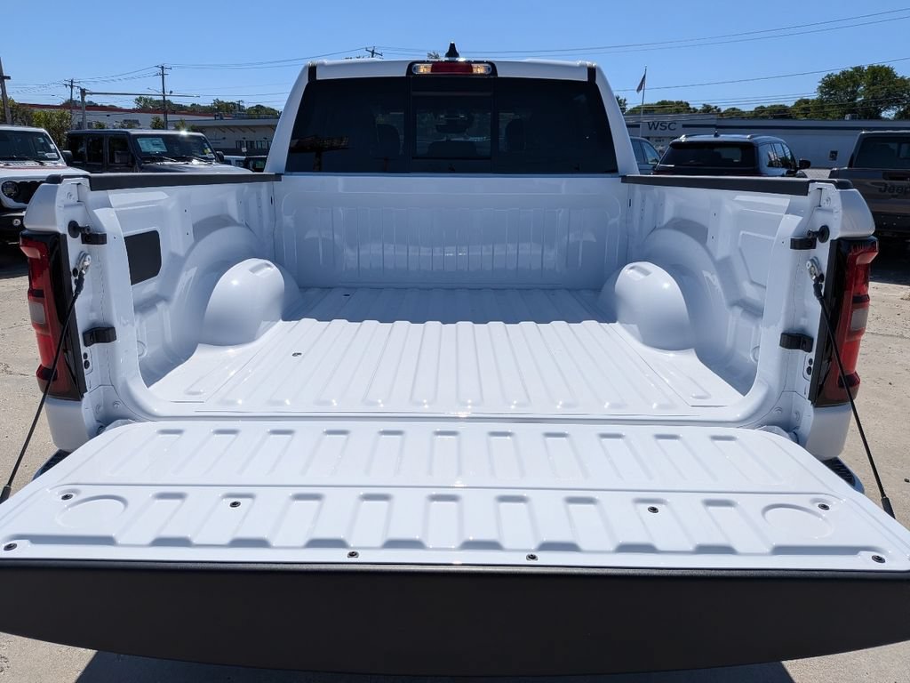 New 2026 RAM 1500 Big Horn AWD/4WD image 13