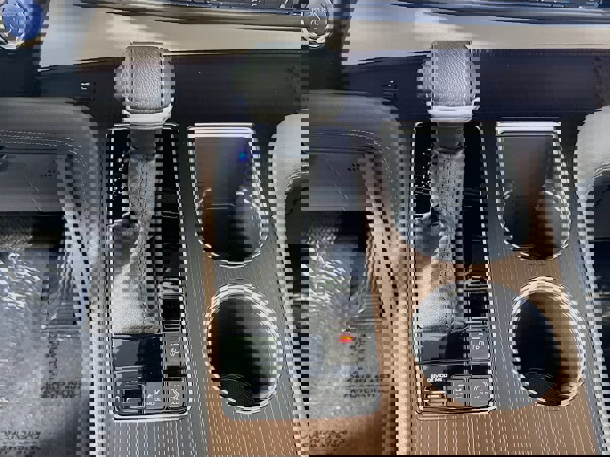 Used 2024 Toyota Sienna XLE image 18