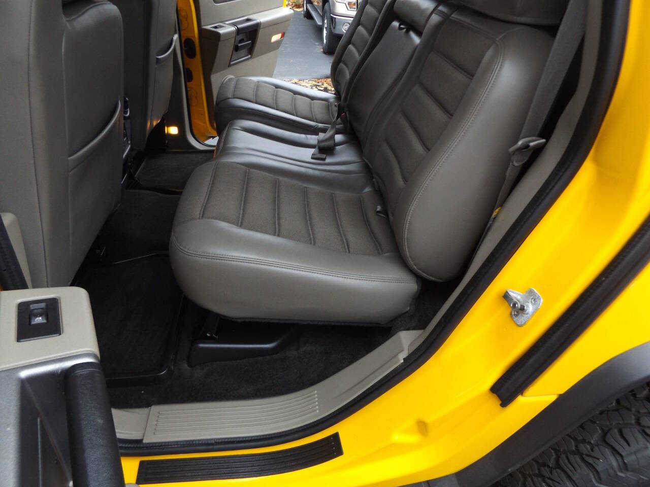 Used 2003 HUMMER H2 image 15