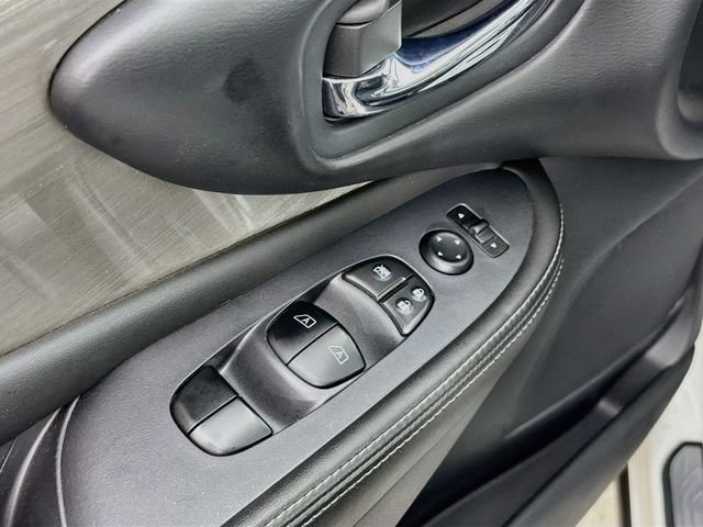 Used 2018 Nissan Murano SV AWD/4WD image 18