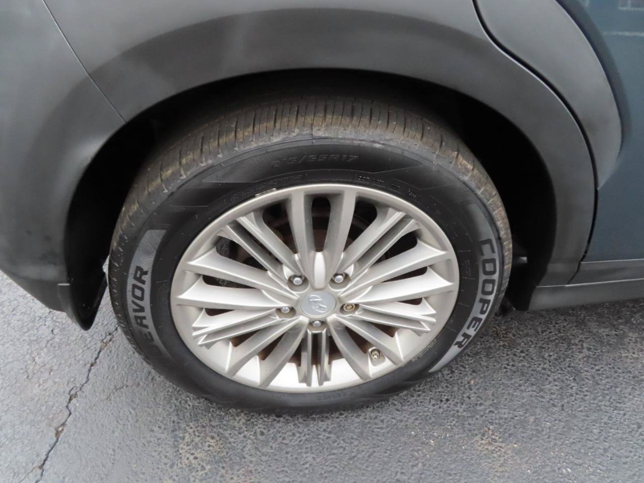 Used 2019 Hyundai Kona SEL w/ SEL Tech Package 02 FWD image 15