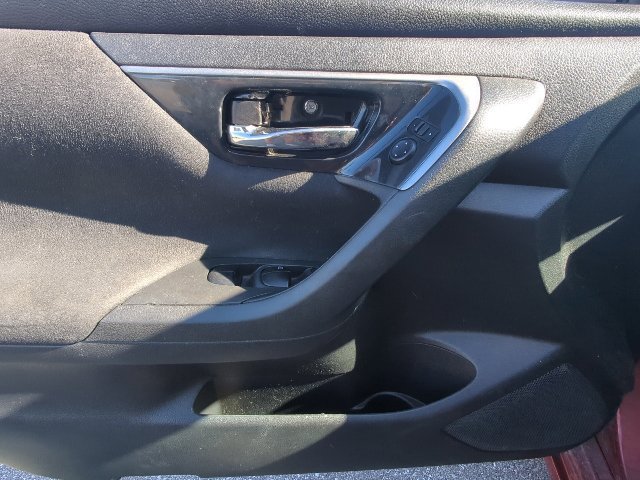 Used 2014 Nissan Altima 2.5 S w/ Display Audio Package FWD image 12