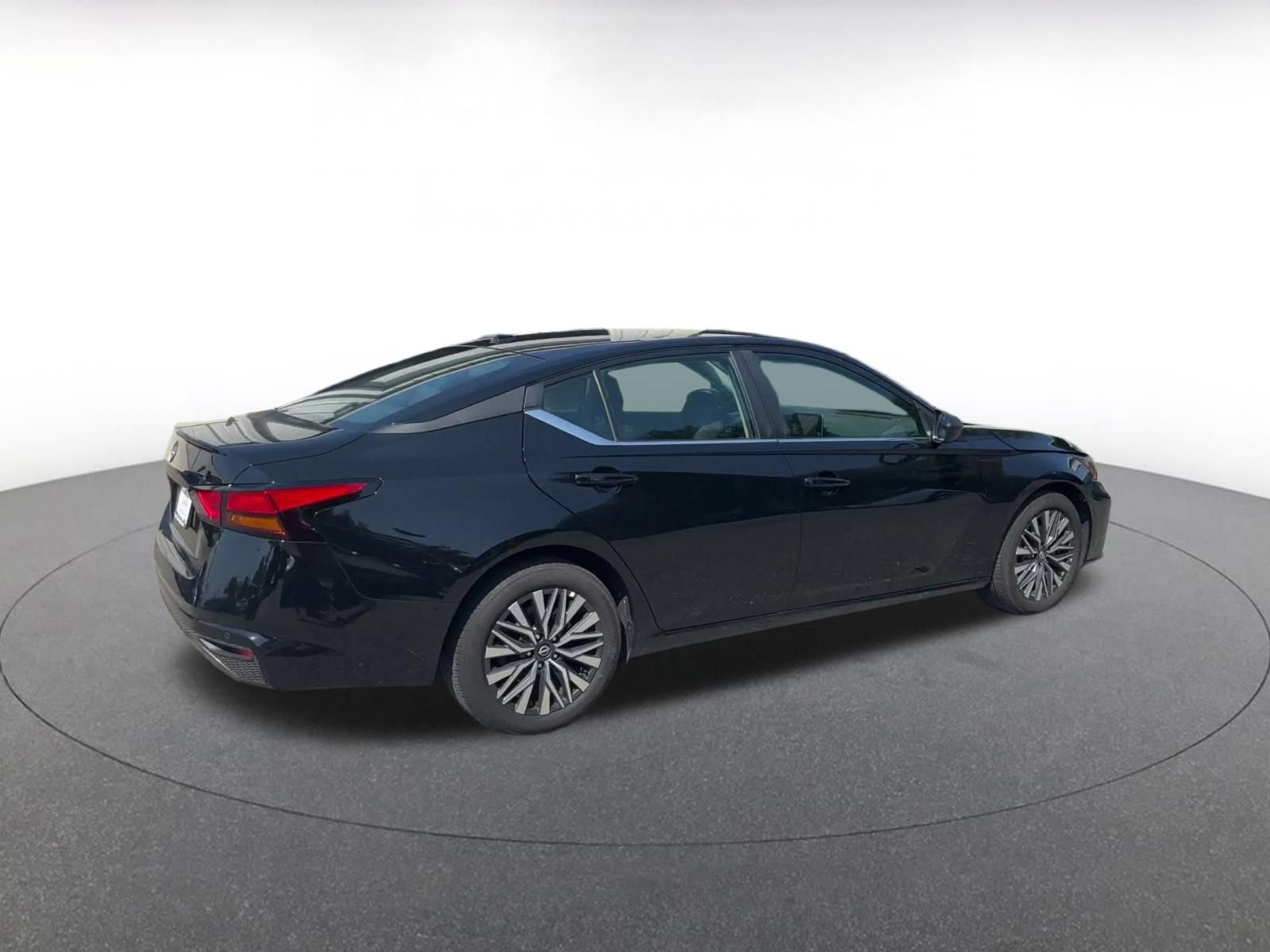 Used 2026 Nissan Altima 2.5 SV FWD image 14