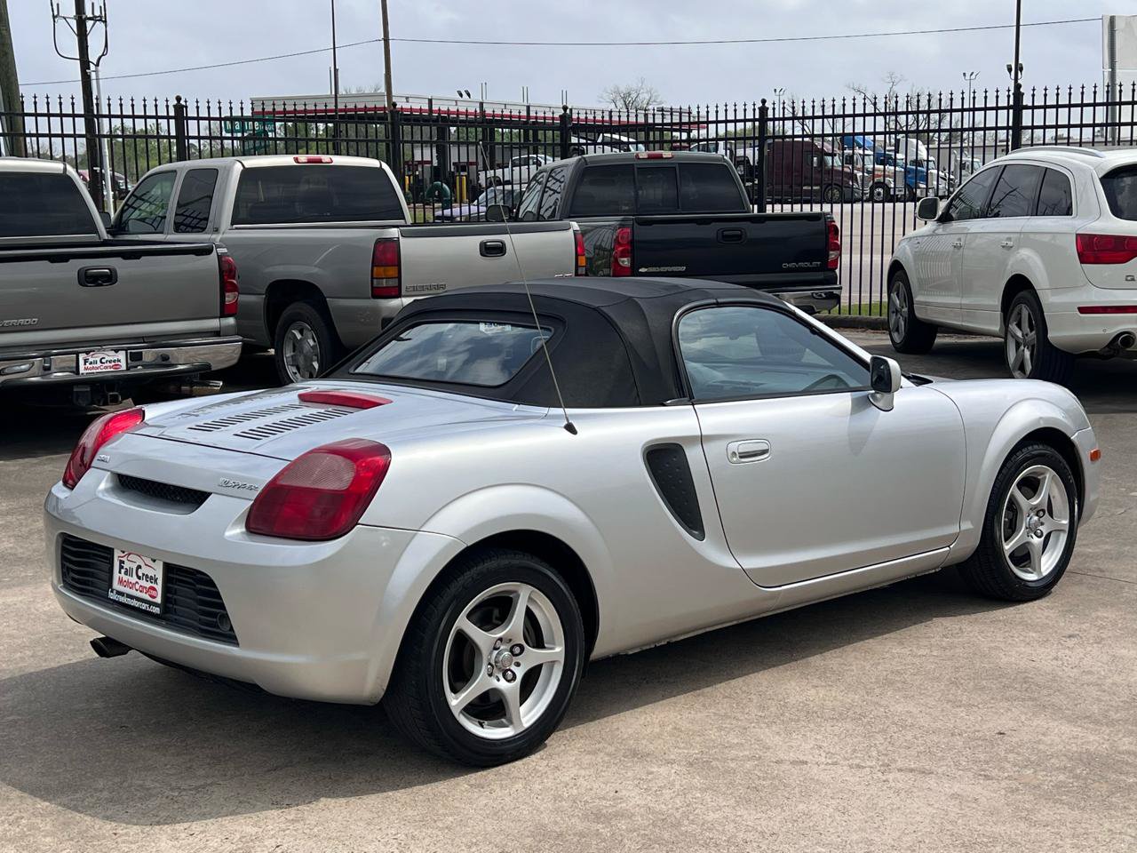 Used 2002 Toyota MR2 RWD image 11