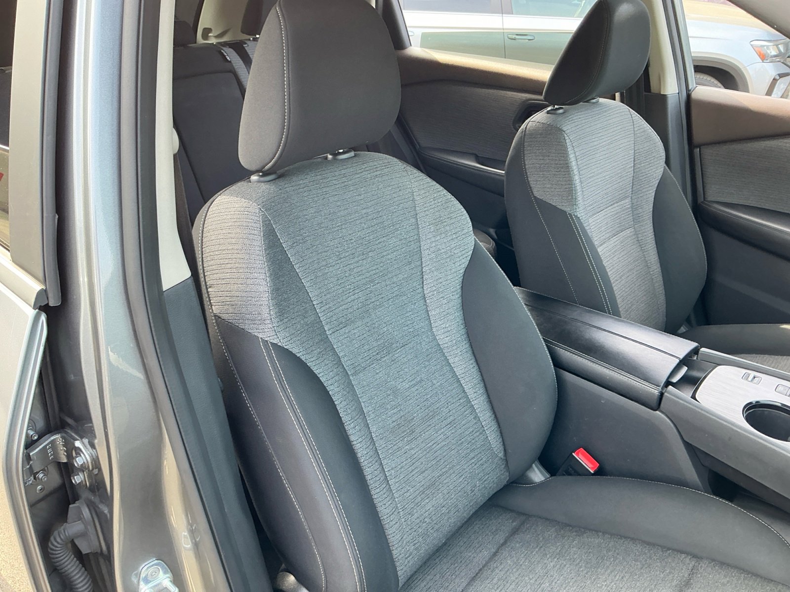 Used 2023 Nissan Rogue SV image 21