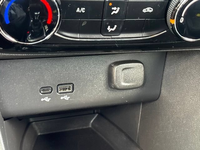 Used 2025 Buick Encore GX Sport Touring AWD/4WD image 16