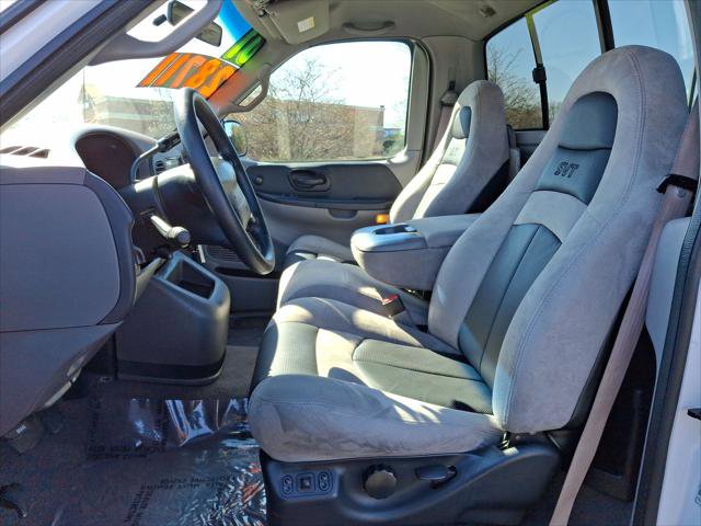 Used 2001 Ford F150 Lightning RWD image 11