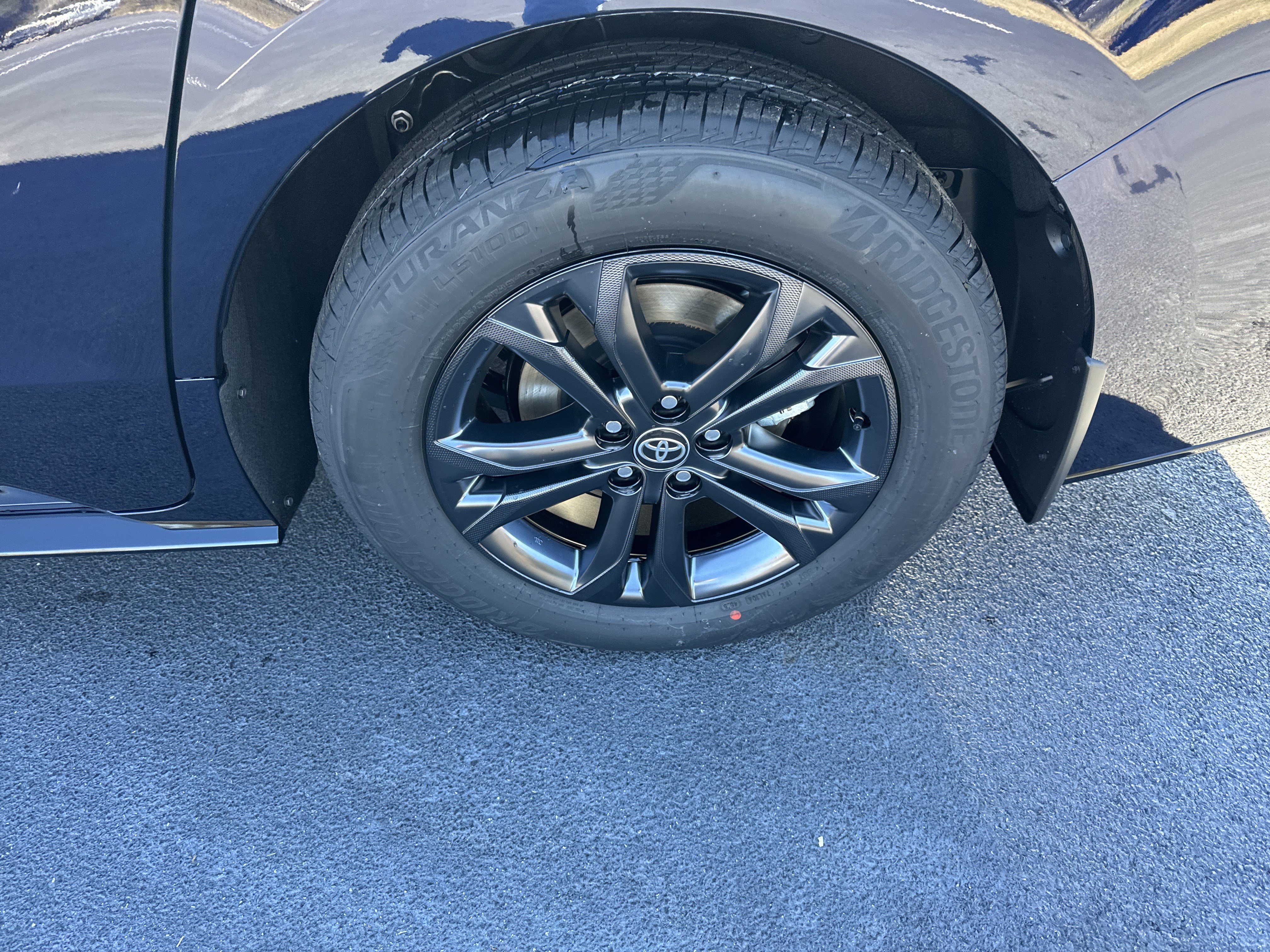 New 2026 Toyota Sienna XSE AWD/4WD image 12