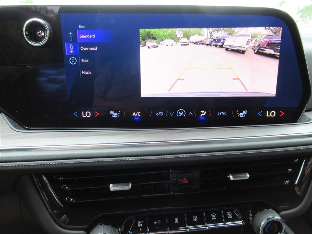 Used 2025 Chevrolet Suburban Z71 AWD/4WD image 27