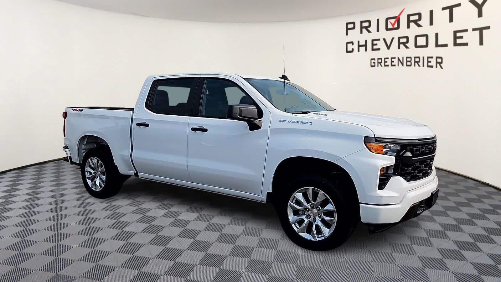 Used 2026 Chevrolet Silverado 1500 Custom AWD/4WD image 2