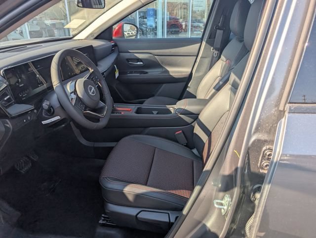 New 2026 Nissan Kicks SR w/ Cold Weather Package FWD image 14