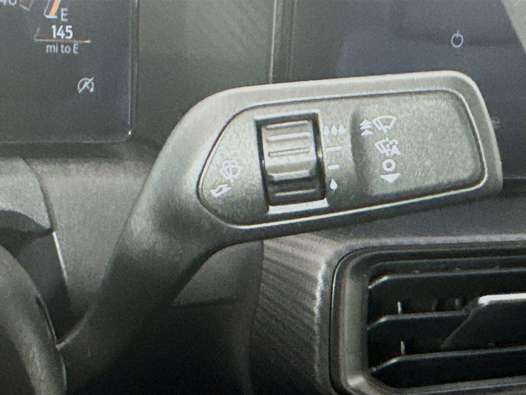 Used 2024 Ford Mustang Coupe image 13