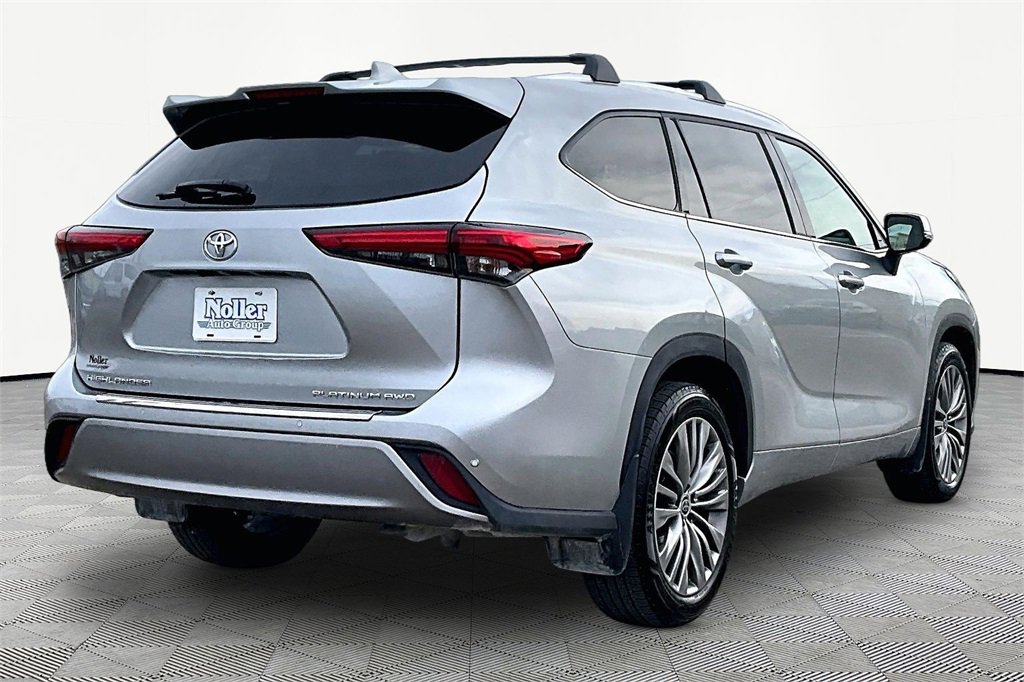 Used 2021 Toyota Highlander Platinum image 2