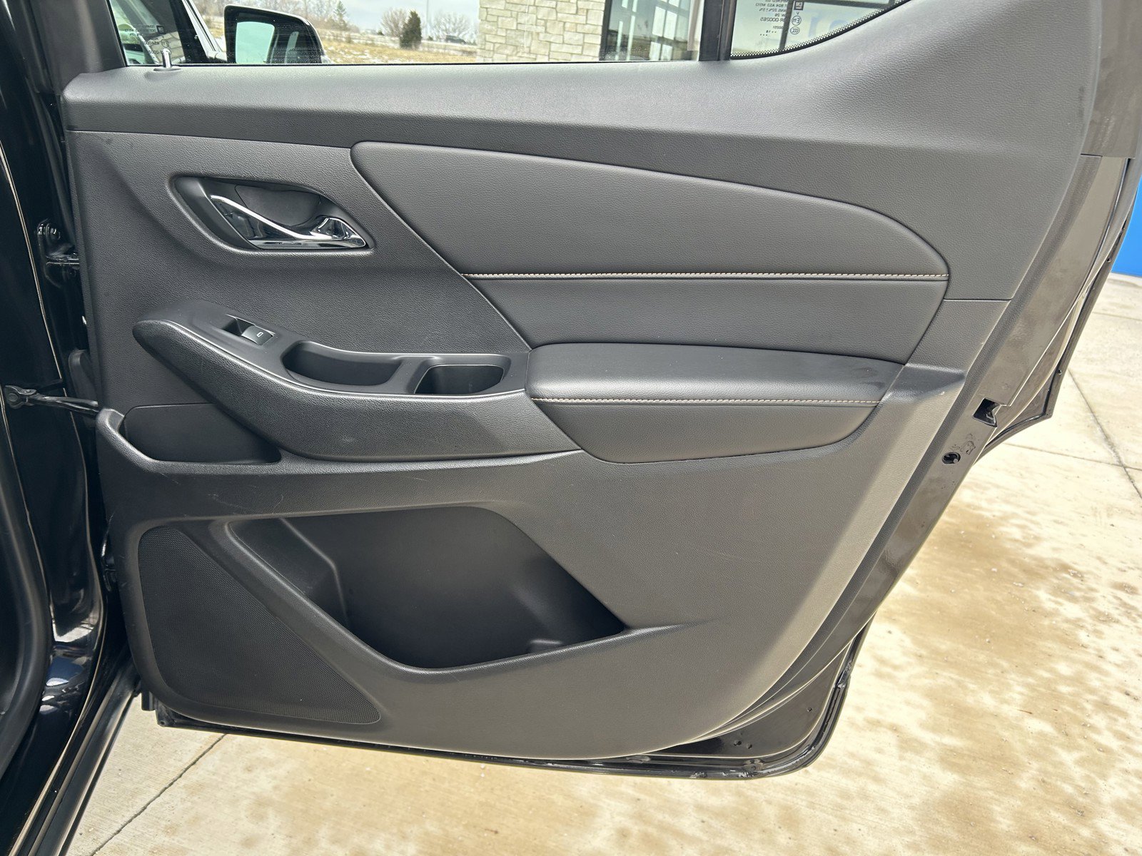 Used 2019 Chevrolet Traverse LT image 16