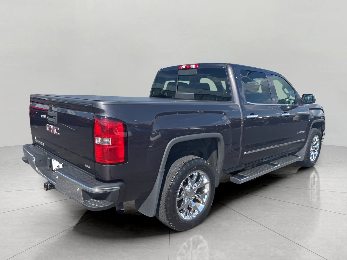 Used 2014 GMC Sierra 1500 SLT w/ SLT Crew Cab Value Package AWD/4WD image 3