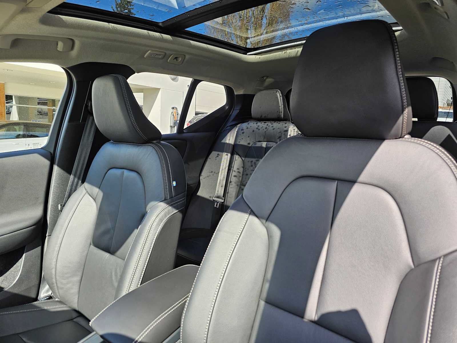 New 2026 Volvo XC40 B5 Core w/ Climate Package AWD/4WD image 24
