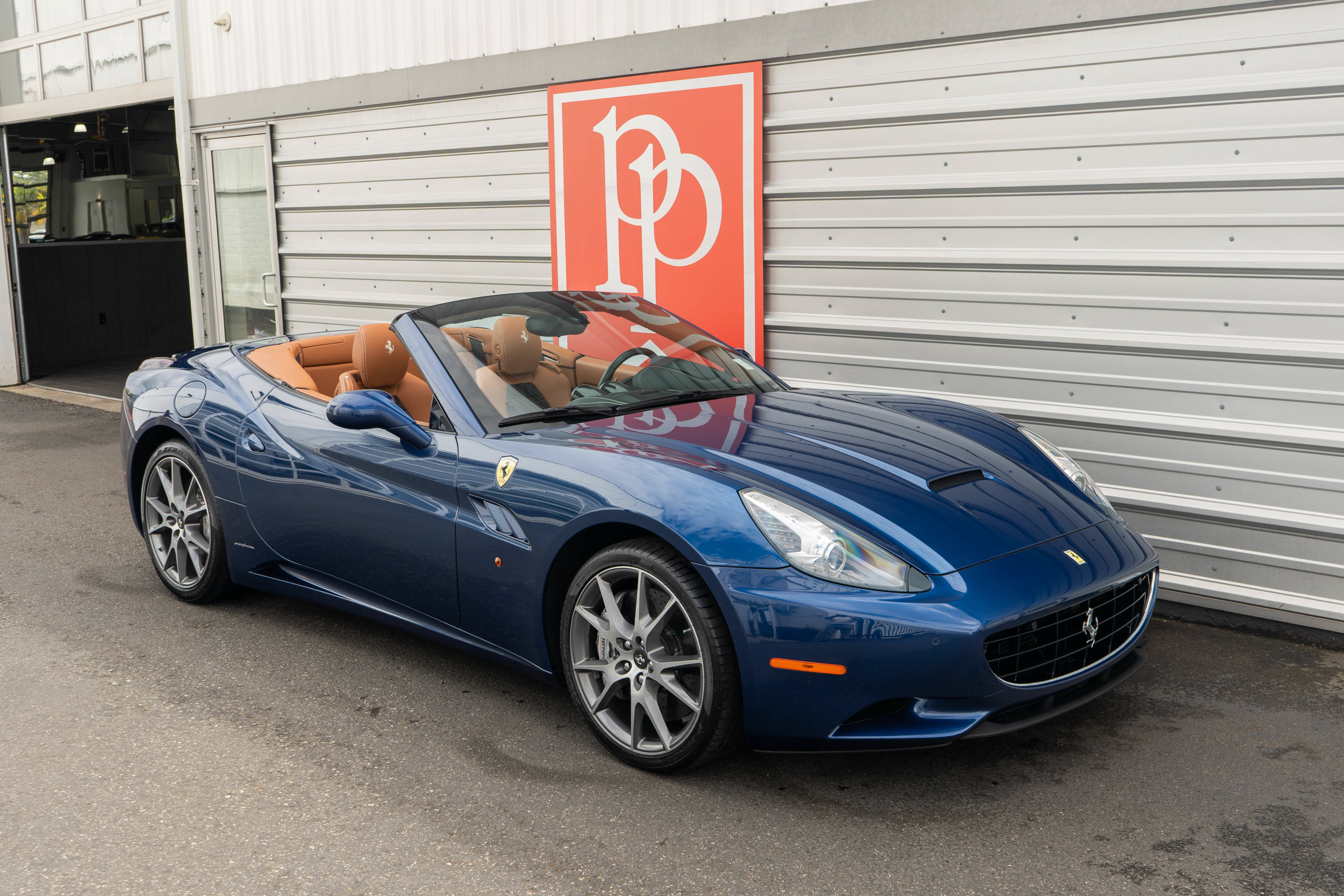 Used 2012 Ferrari California RWD image 34
