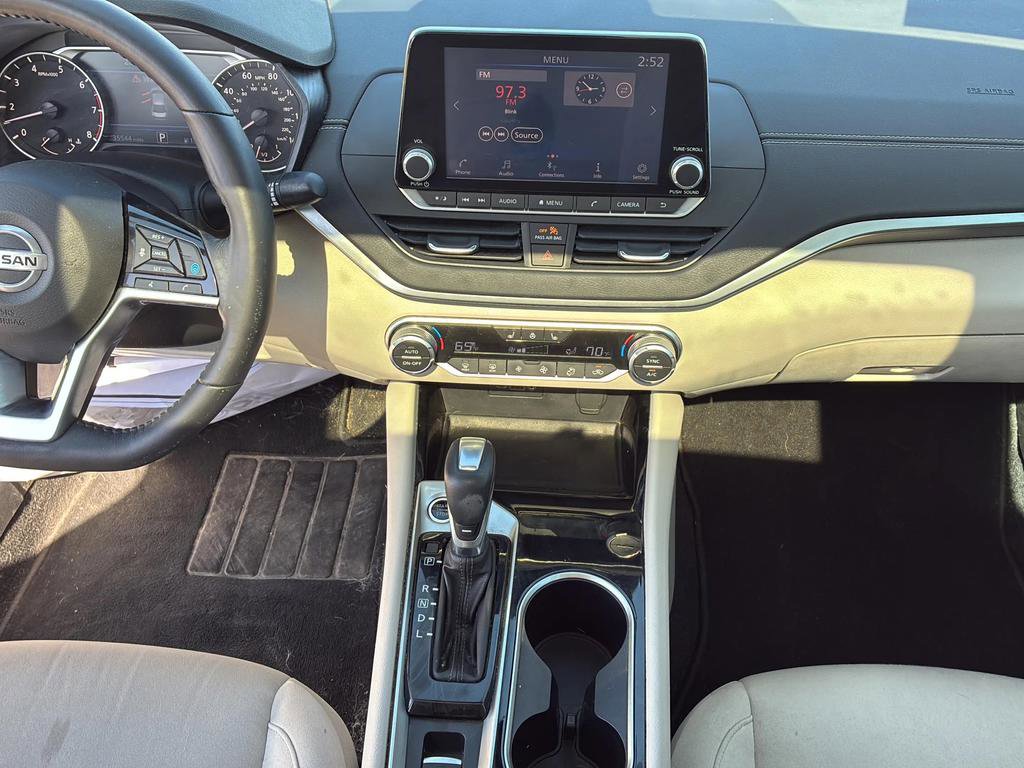 Used 2020 Nissan Altima 2.5 SV image 40