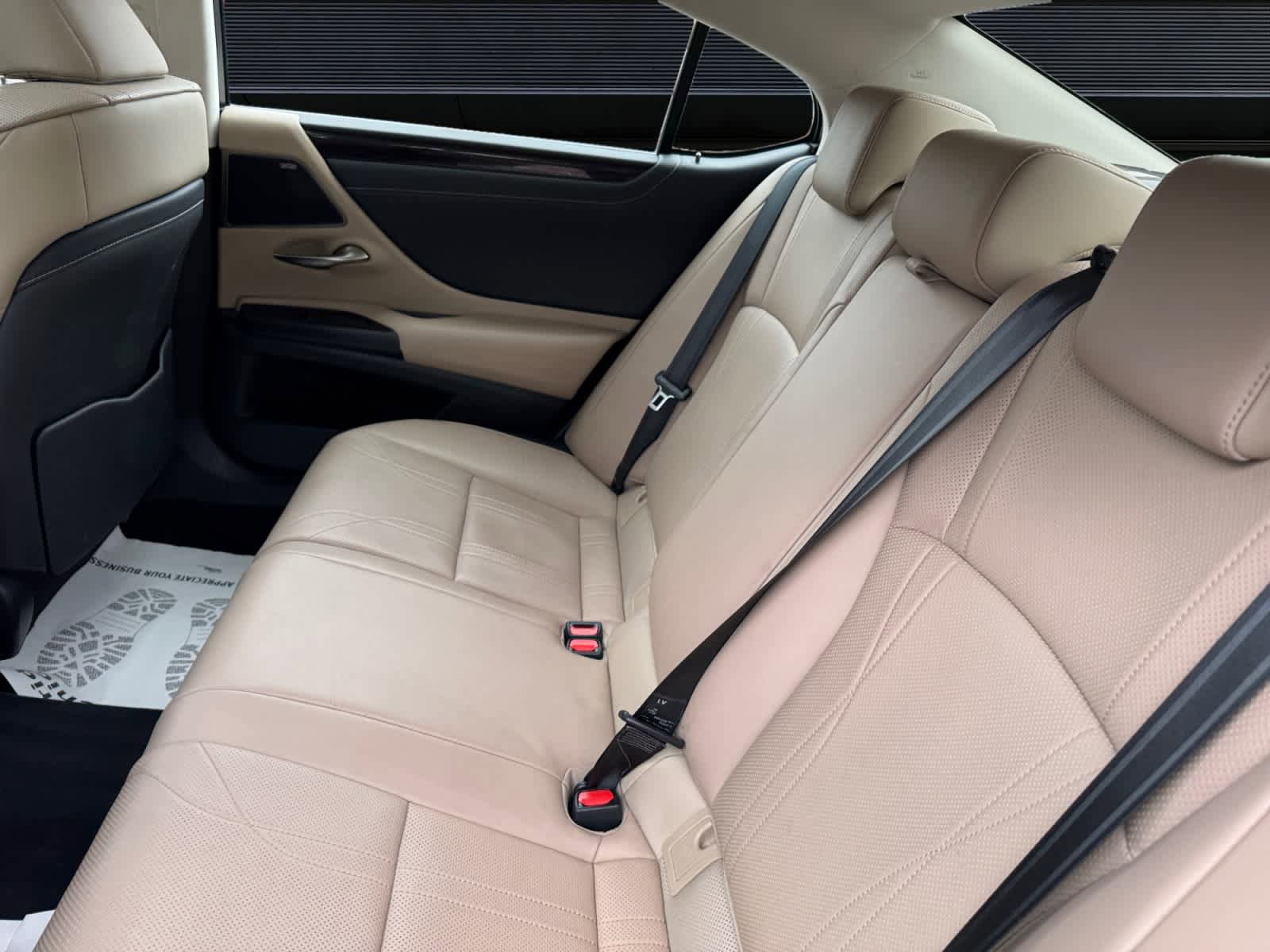 Used 2019 Lexus ES 300h FWD image 15