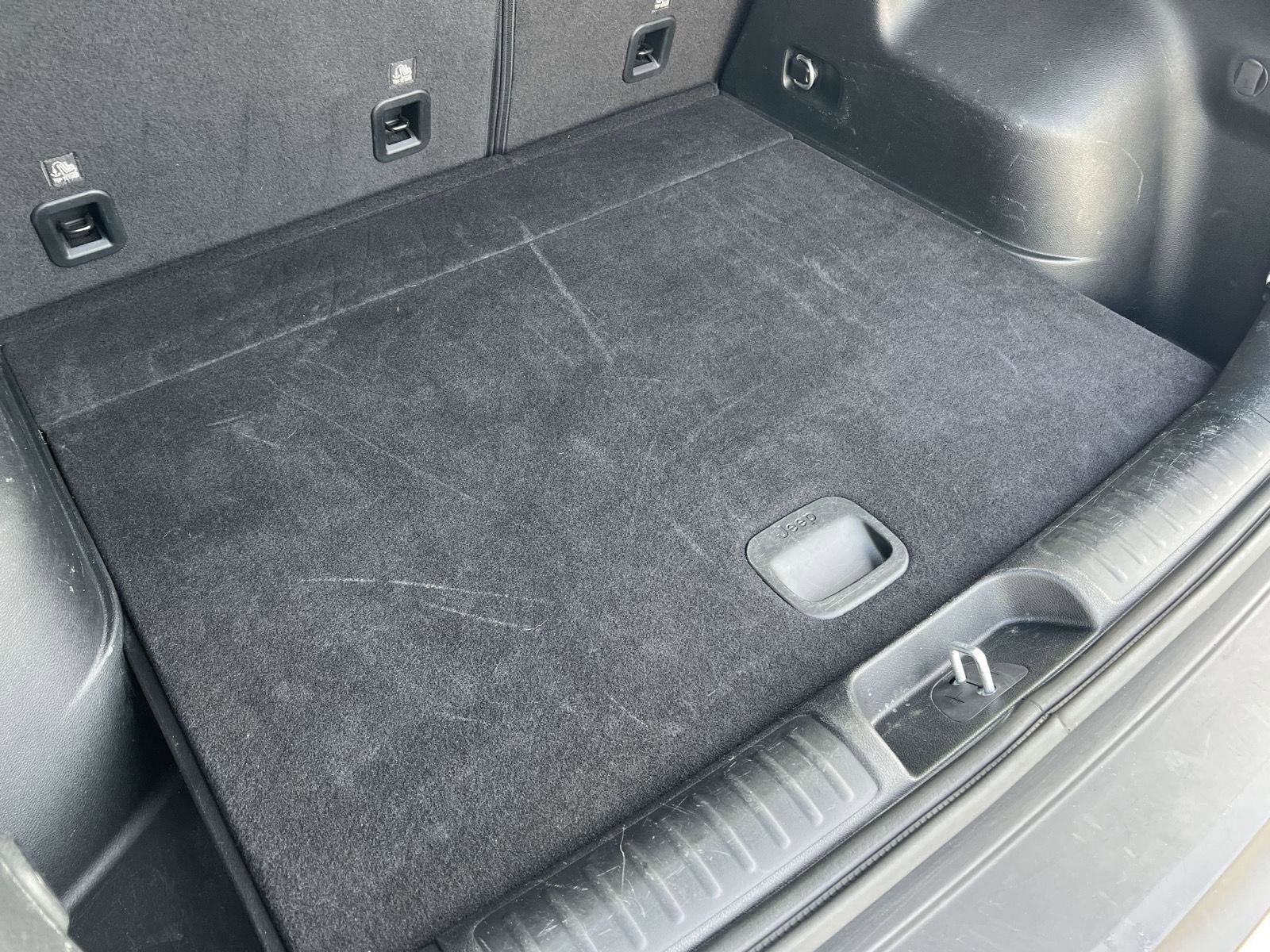 Used 2023 Jeep Cherokee Altitude Lux image 38