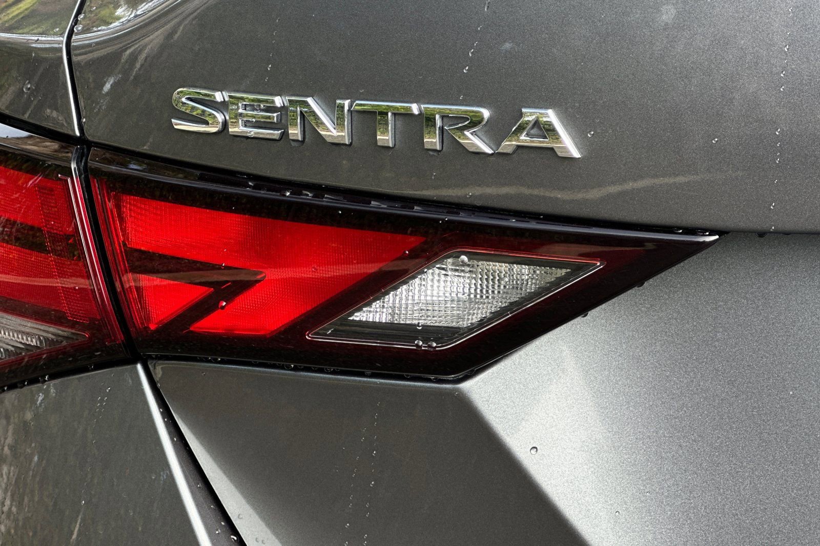 Used 2022 Nissan Sentra SV image 24