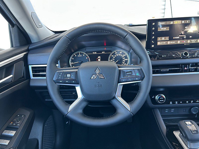 New 2026 Mitsubishi Outlander SE FWD image 24